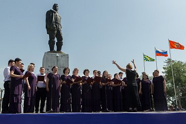 Митинг-концерт в поддержку Президента РФ прошел в Оренбурге